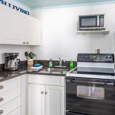 Bungalow 1 Minute From The Beach Suite #3 Englewood Exterior foto